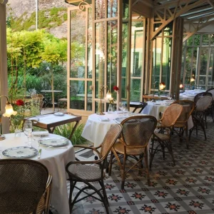 sol de restaurant étoilé avec carreaux de ciment traditionnels et vintage CARODECO