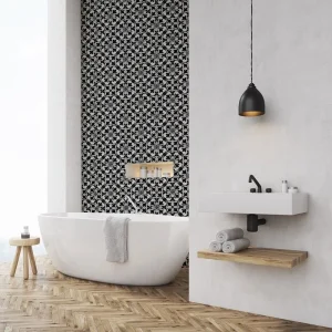 Carreau de ciment CARODECO SH109-4 noir et blanc à motif floral en crédence murale dans une salle de bain moderne
