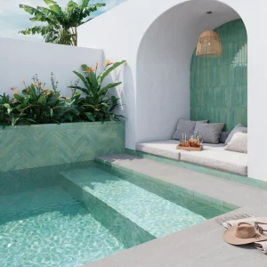 Carrelage Mixtura Lagoon vert céladon brillant rectangulaire Carodeco pour piscine et terrasse extérieure chic et élégante